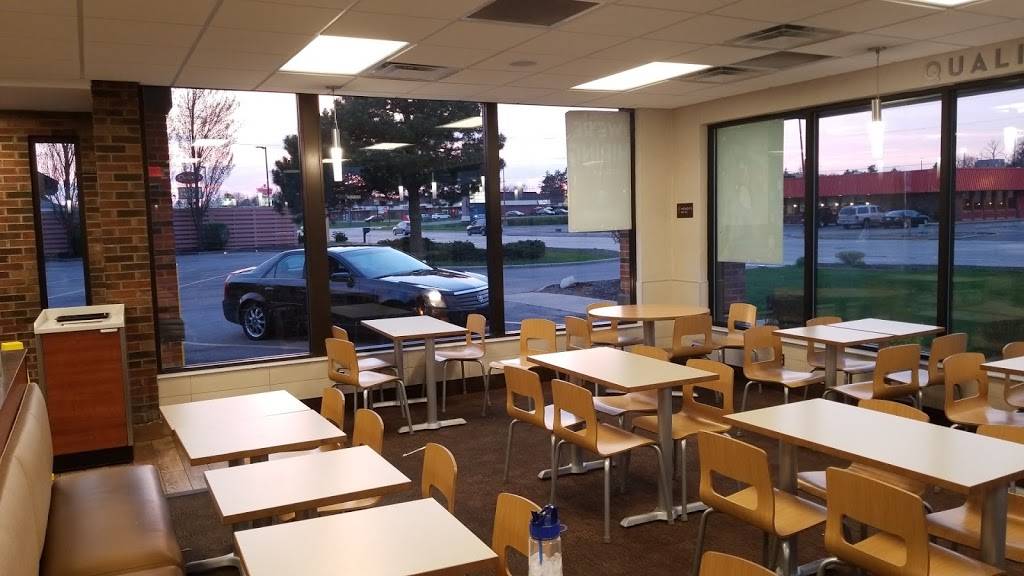 Wendys | restaurant | 2735 Washtenaw Ave, Ypsilanti, MI 48197, USA | 7344349533 OR +1 734-434-9533