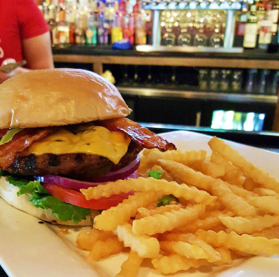 Saints Pub + Patio Lenexa City Center | restaurant | 16804 W 89th St, Lenexa, KS 66219, USA | 9138273583 OR +1 913-827-3583