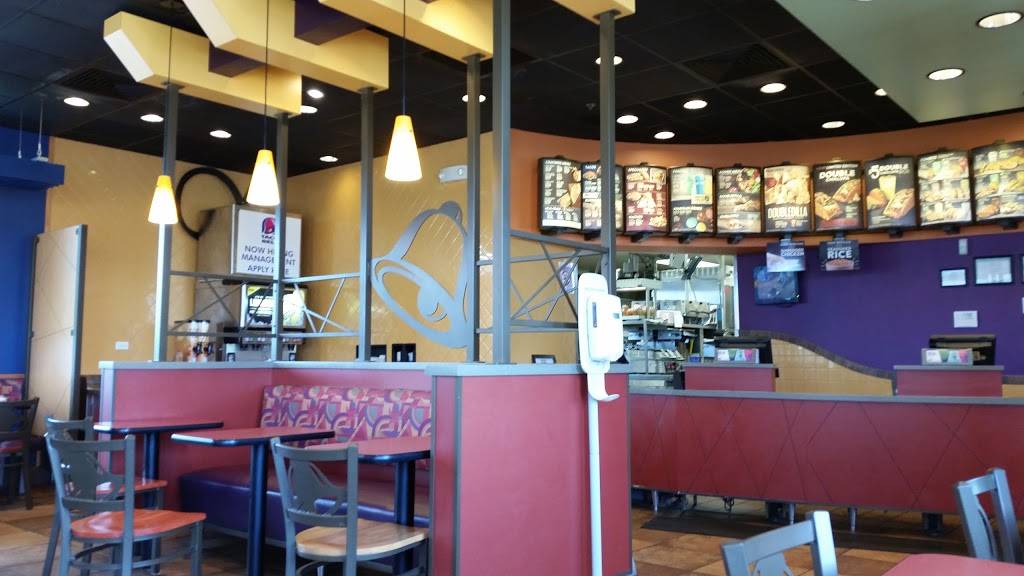 Taco Bell | meal takeaway | 805 Cannell Puri Dr, Winnebago, IL 61088, USA | 8153352121 OR +1 815-335-2121