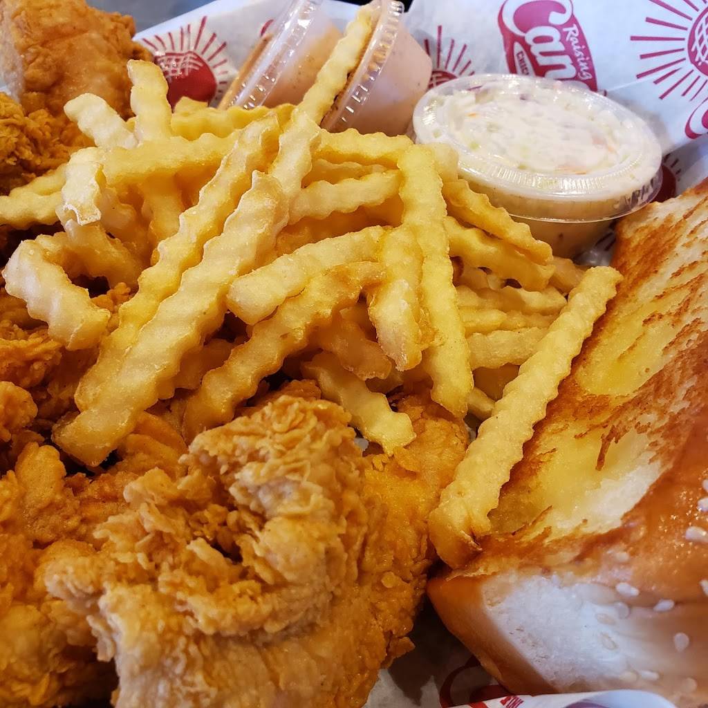 Raising Canes Chicken Fingers | meal takeaway | 730 Commons Dr, Woodbury, MN 55125, USA | 6517319298 OR +1 651-731-9298