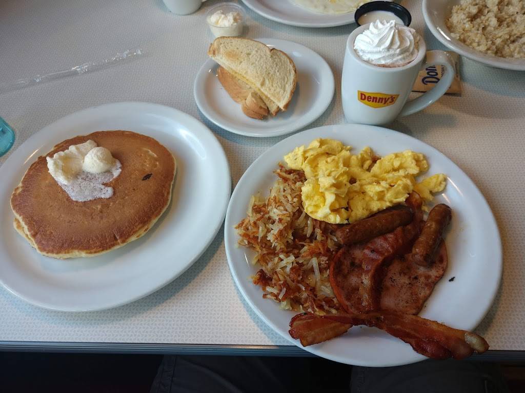 Dennys | restaurant | 2316 Southmore Blvd, Houston, TX 77004, USA | 7135268400 OR +1 713-526-8400