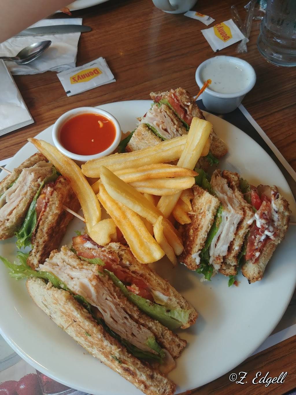 Dennys | restaurant | 4785 Beckley Rd, Battle Creek, MI 49015, USA | 2699791402 OR +1 269-979-1402