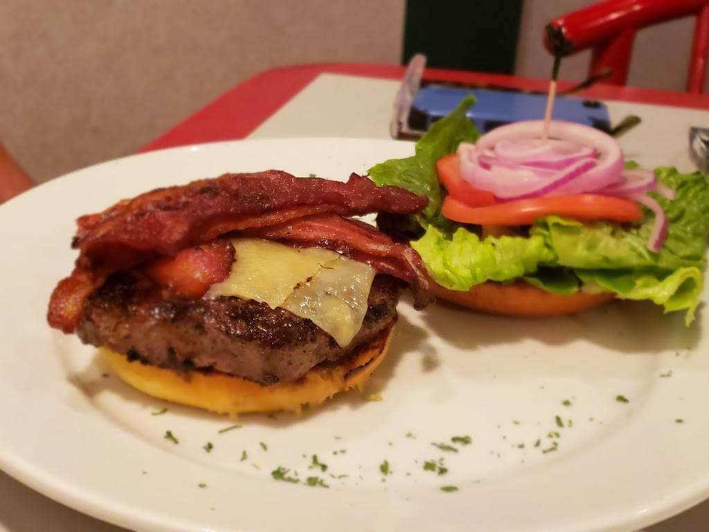 Giordanos Bar & Grill | restaurant | 633 E Cypress St, Kennett Square, PA 19348, USA | 6104445733 OR +1 610-444-5733