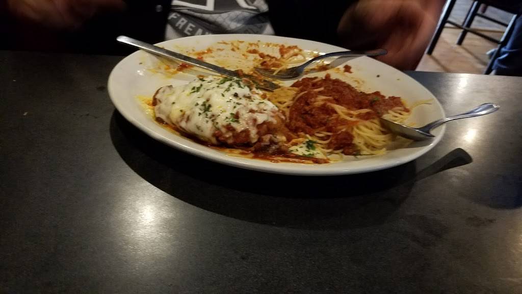 Sals Italian Restaurant & Pizzeria | restaurant | 198 Turkeysag Trail, Palmyra, VA 22963, USA | 4345897230 OR +1 434-589-7230