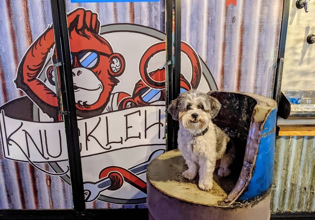 Knuckleheads | restaurant | 522 Washington Ave, Ocean Springs, MS 39564, USA | 2288756370 OR +1 228-875-6370