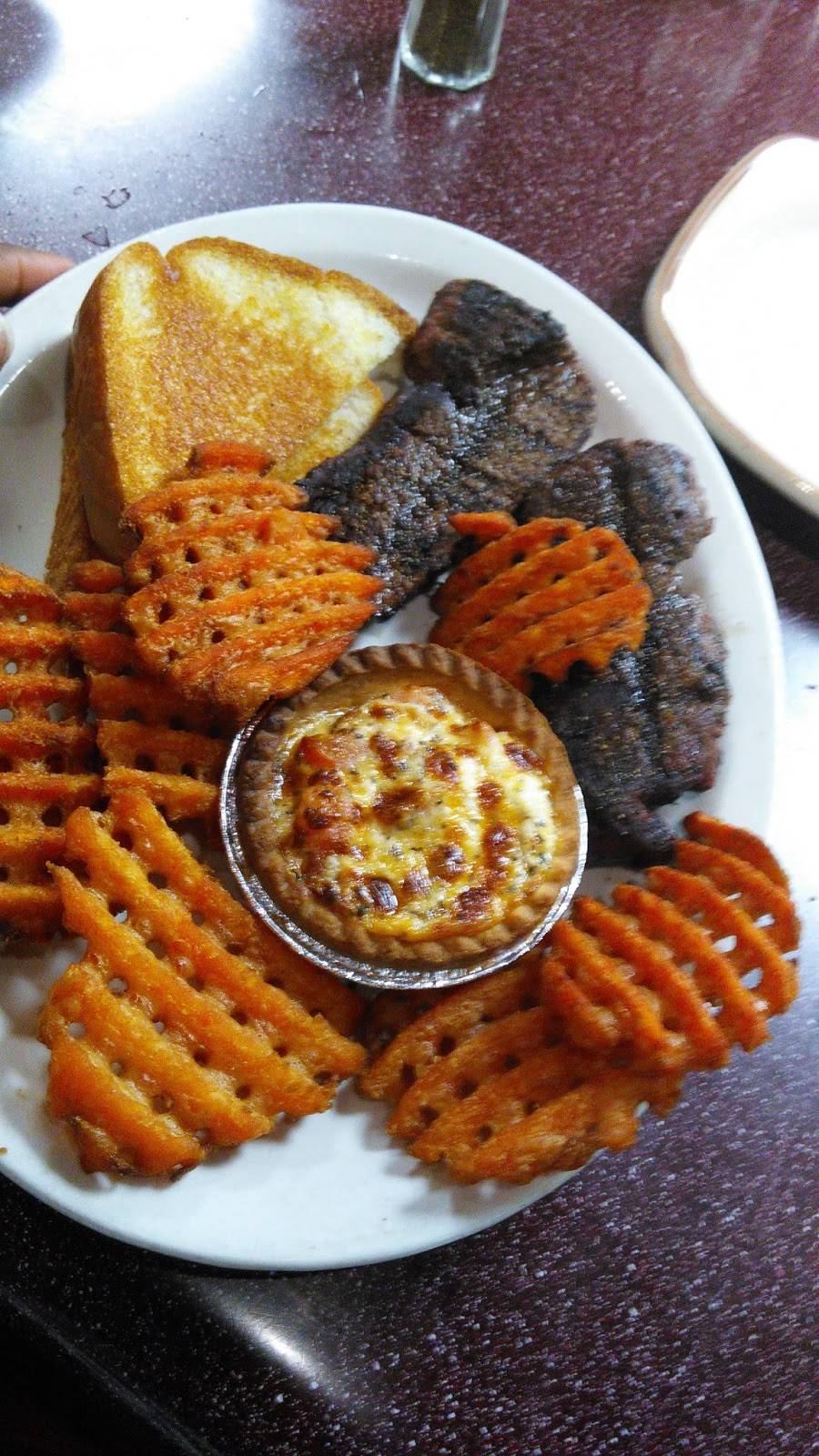 Murrays Neighborhood Grill and Bar | restaurant | 2433 Charleston Hwy, Cayce, SC 29033, USA | 8039261809 OR +1 803-926-1809