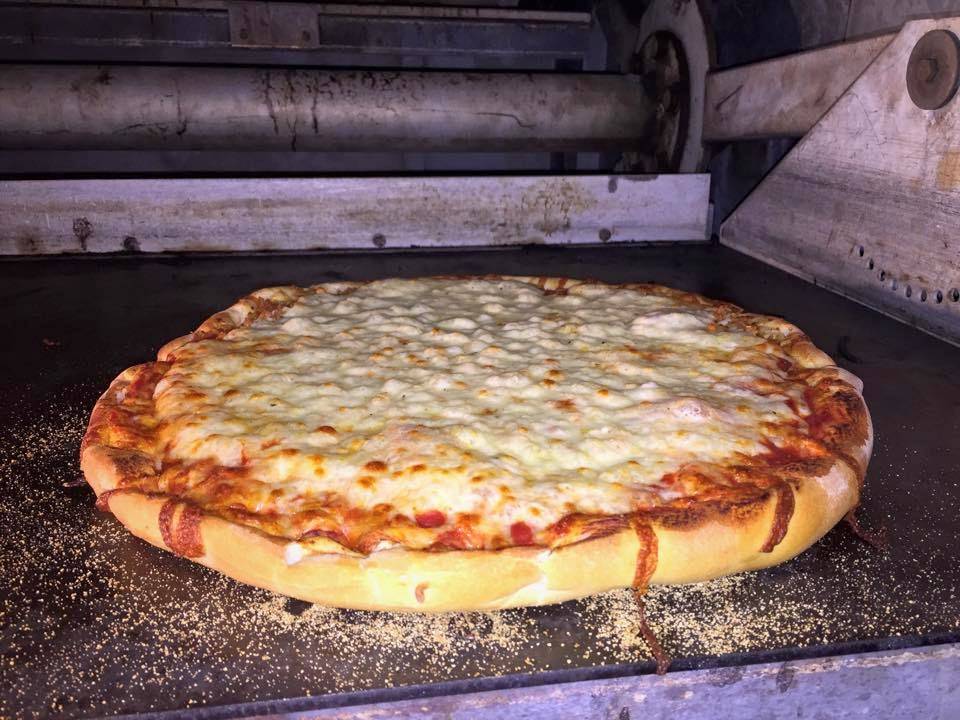 Saint Giuseppes Pizza | restaurant | 363 Avenue of the Cities, East Moline, IL 61244, USA | 3097558810 OR +1 309-755-8810