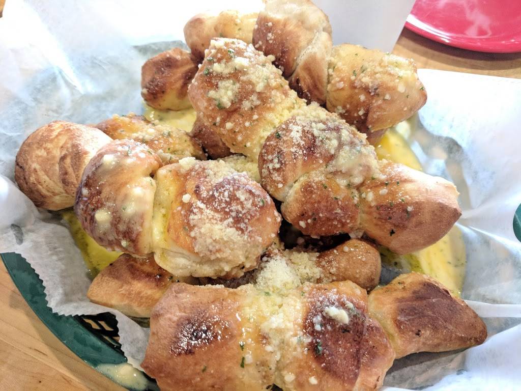 Brozinni Pizzeria | restaurant | 8810 S Emerson Ave # 240, Indianapolis, IN 46237, USA | 3178650911 OR +1 317-865-0911