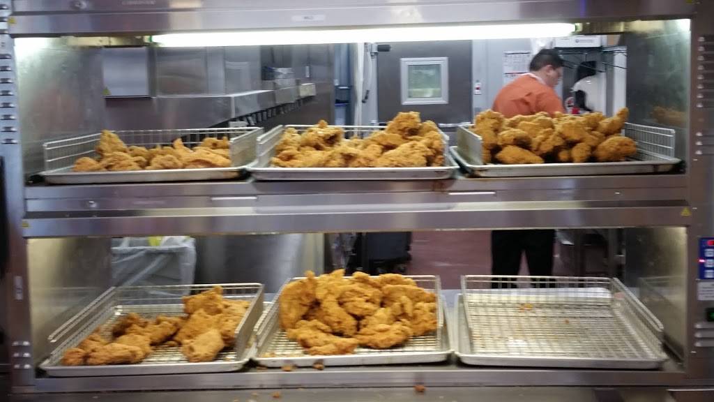 Popeyes Louisiana Kitchen | restaurant | 1541 E Valley Pkwy, Escondido, CA 92027, USA | 7608399166 OR +1 760-839-9166