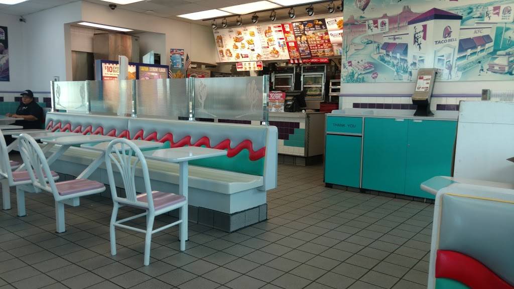 KFC | restaurant | 9160 Grissom Rd, San Antonio, TX 78251, USA | 2106477324 OR +1 210-647-7324