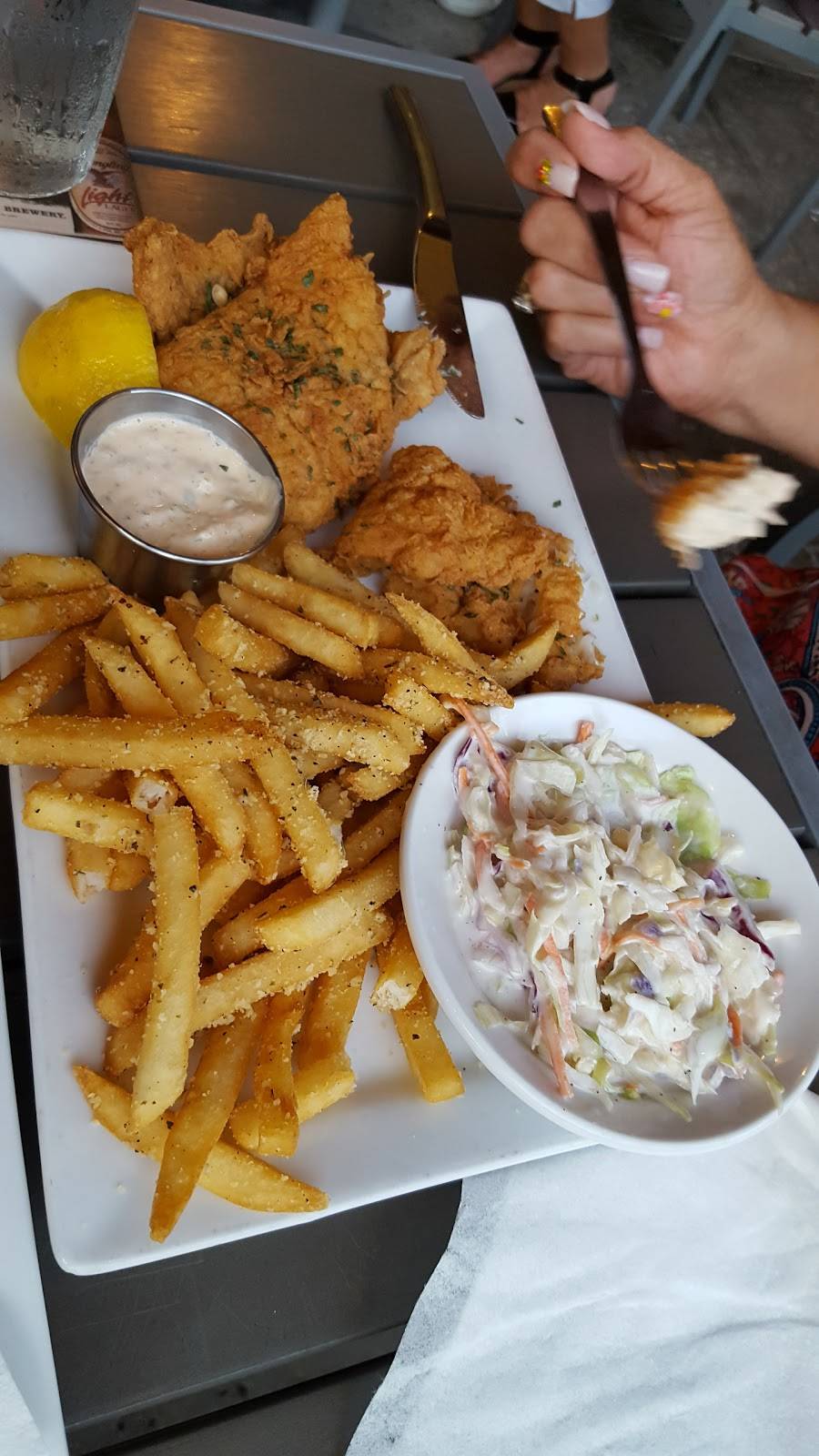 Amerikanos Grille | restaurant | 998 Del Mar Dr #108, Lady Lake, FL 32159, USA | 3526338027 OR +1 352-633-8027