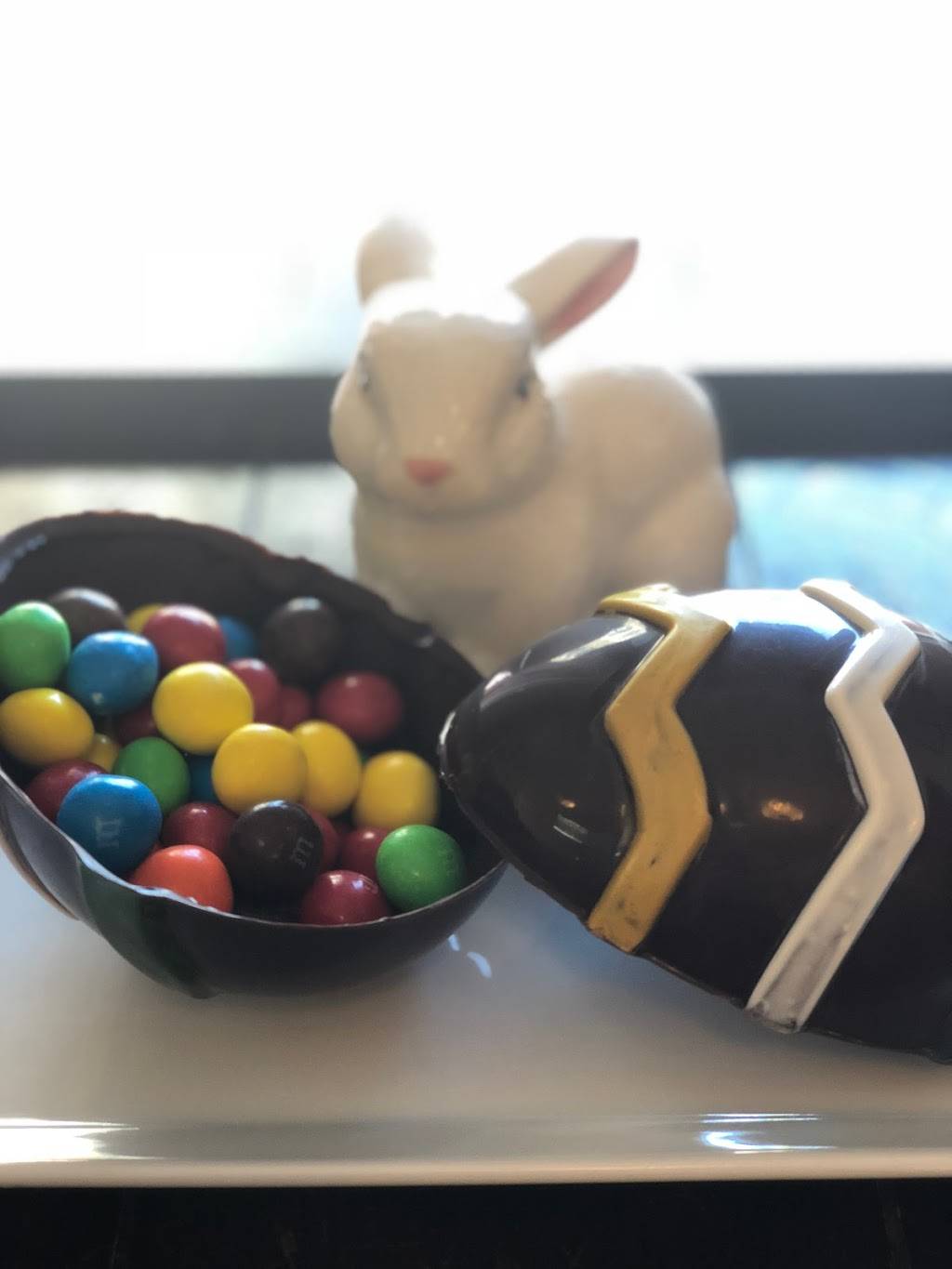 A Thing For Chocolate | cafe | 1262 Wellington St W, Ottawa, ON K1Y 3A5, Canada | 6136953533 OR +1 613-695-3533