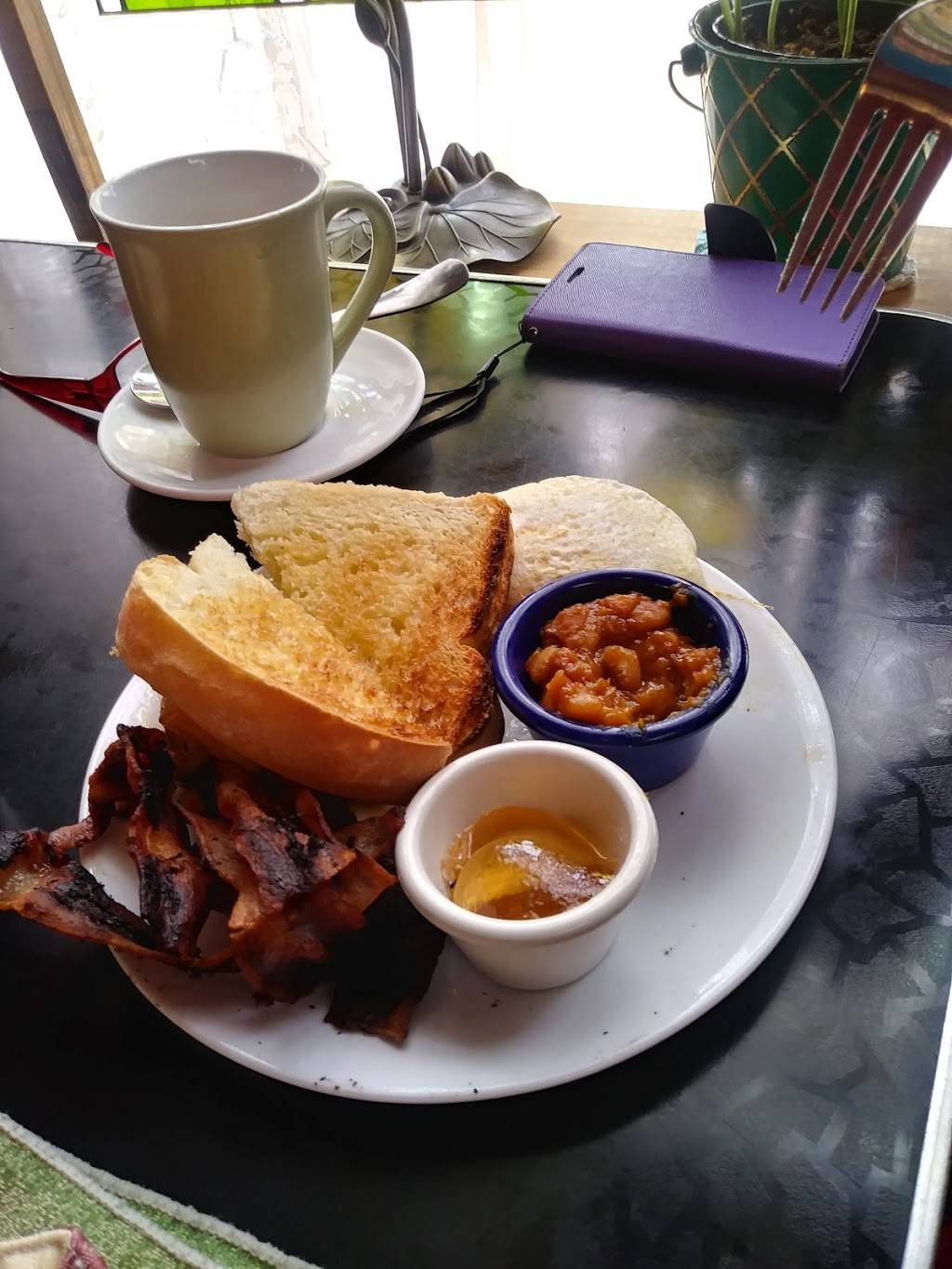 Old Bookstore Café | restaurant | 2558 County Rd 4, Camden East, ON K0K 1J0, Canada | 6138931802 OR +1 613-893-1802