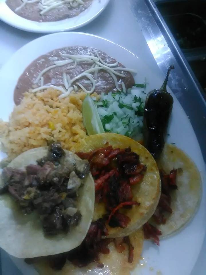 Taquería Vazquez | restaurant | 2121 W Rochelle Rd, Irving, TX 75062, USA | 4692883368 OR +1 469-288-3368