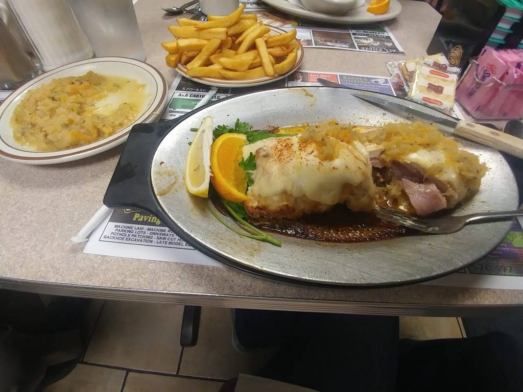 Freeland Diner | restaurant | 1505 South St, Freeland, PA 18224, USA | 5706361708 OR +1 570-636-1708