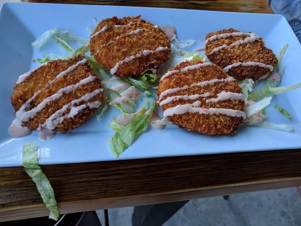 Tiki West Raw Bar and Grill | restaurant | 118 W Ruby St, Tavares, FL 32778, USA | 3525085783 OR +1 352-508-5783