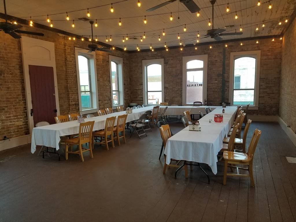 CowBurners BBQ & Taproom | restaurant | 109 N Johnson St, Mineola, TX 75773, USA | 9036388668 OR +1 903-638-8668