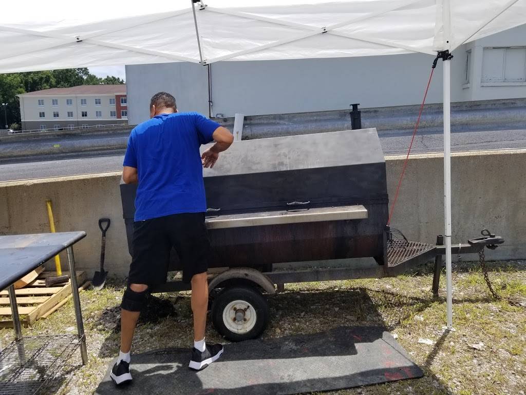 Off The Grill by Chef Q | restaurant | 4848 Hixson Pike, Hixson, TN 37343, USA | 4235417329 OR +1 423-541-7329