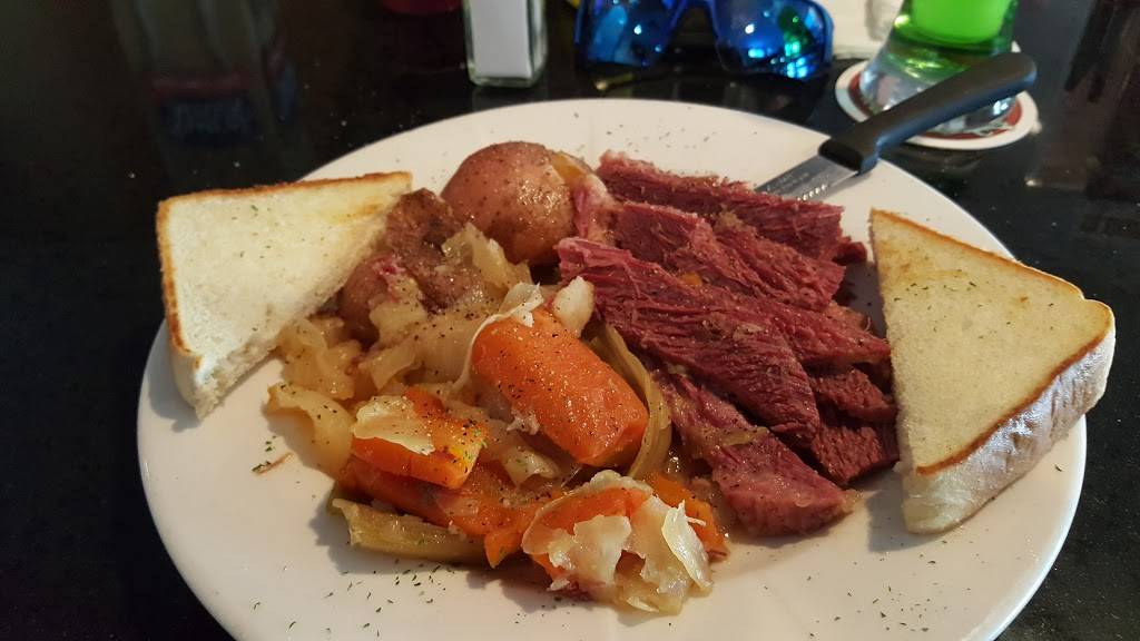 Gridiron Sports Bar | restaurant | 2416 Grand Army of the Republic Hwy, Swansea, MA 02777, USA | 5083796168 OR +1 508-379-6168