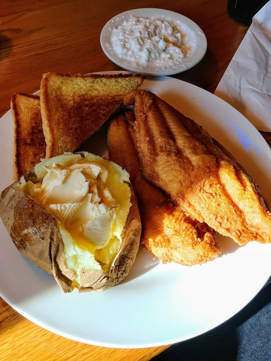 Crabbys Bar & Grill | restaurant | 826 W 1st Ave, Coal Valley, IL 61240, USA | 3097993300 OR +1 309-799-3300