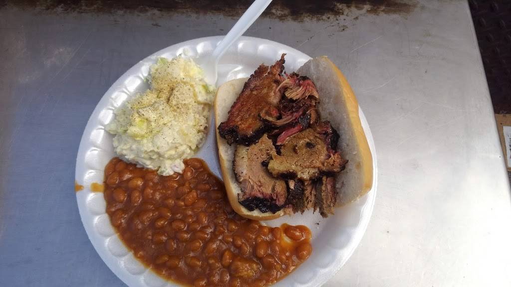 Effin Bar and Grill | restaurant | 5837 Holton Rd, Twin Lake, MI 49457, USA | 2318284735 OR +1 231-828-4735