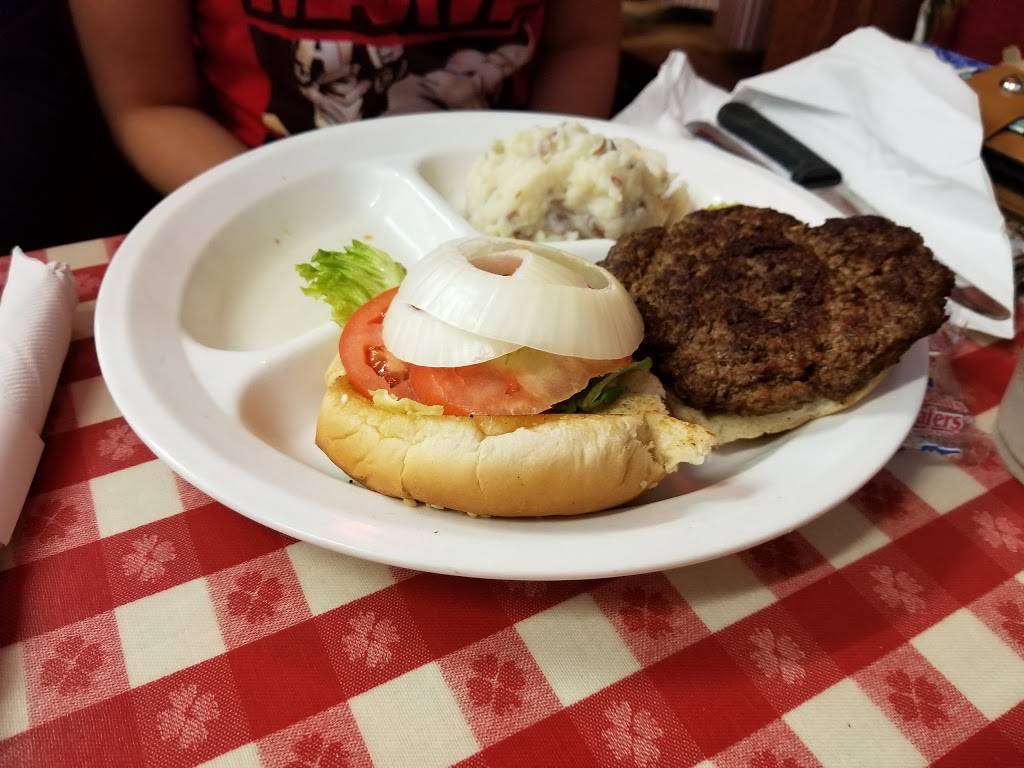 Farm House Mexia | restaurant | 1401 E Milam St, Mexia, TX 76667, USA | 2544720512 OR +1 254-472-0512