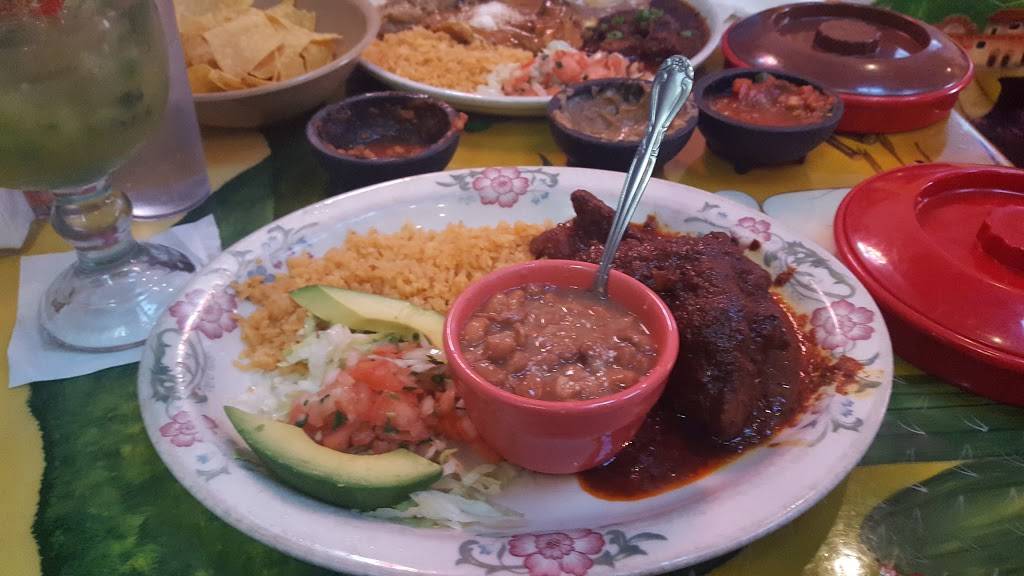 Casa Colima Mexican Restaurant & Cantina | restaurant | 6319 SW Capitol Hwy, Portland, OR 97239, USA | 5038929944 OR +1 503-892-9944