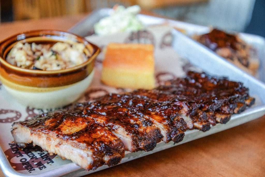 Q Smokehouse | restaurant | 300 S Pine Ave, Long Beach, CA 90802, USA | 5624369260 OR +1 562-436-9260