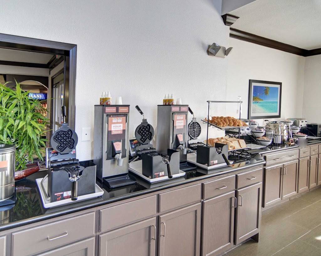 Comfort Inn & Suites Beachfront | restaurant | 6302 Seawall Blvd, Galveston, TX 77551, USA | 4097418888 OR +1 409-741-8888