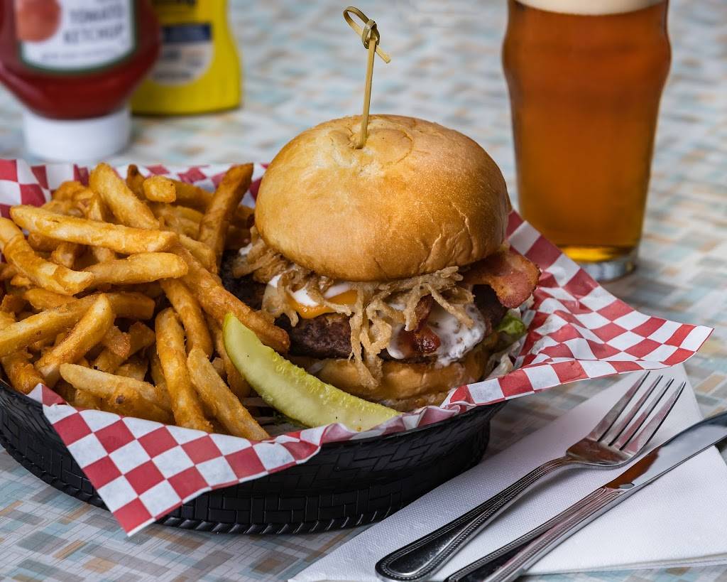 Moonlight Diner | restaurant | 6250 Tower Rd, Denver, CO 80249, USA | 3033071750 OR +1 303-307-1750