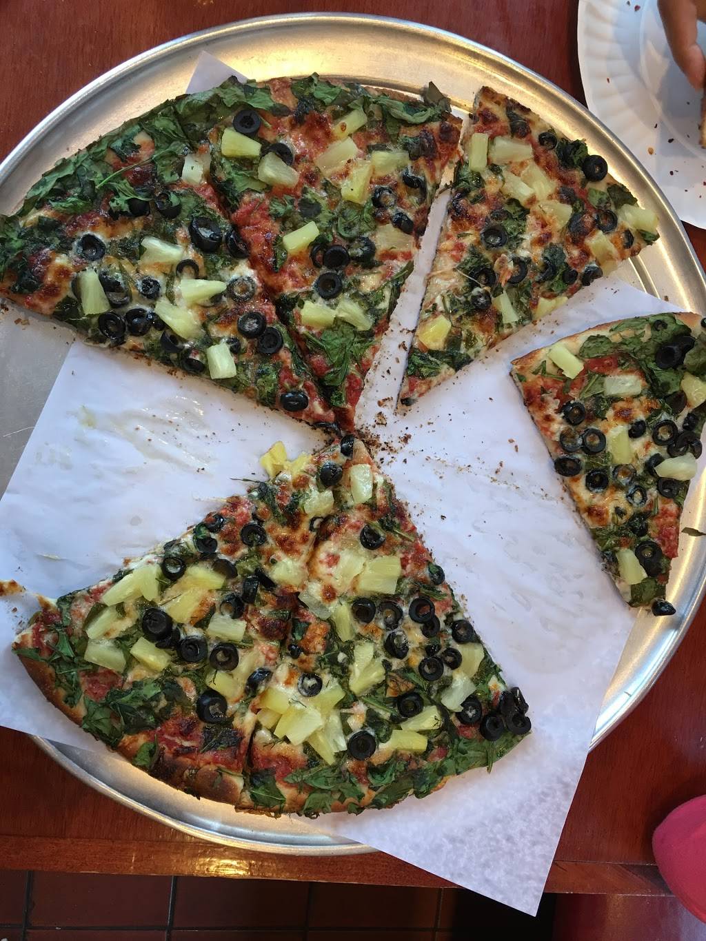 Georges Pizza | restaurant | 275 Commercial St, Provincetown, MA 02657, USA | 5084873744 OR +1 508-487-3744