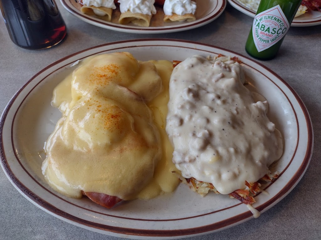 Hilltop Inn Family dining | restaurant | 1910 SE Hwy 101, Lincoln City, OR 97367, USA | 5416141267 OR +1 541-614-1267