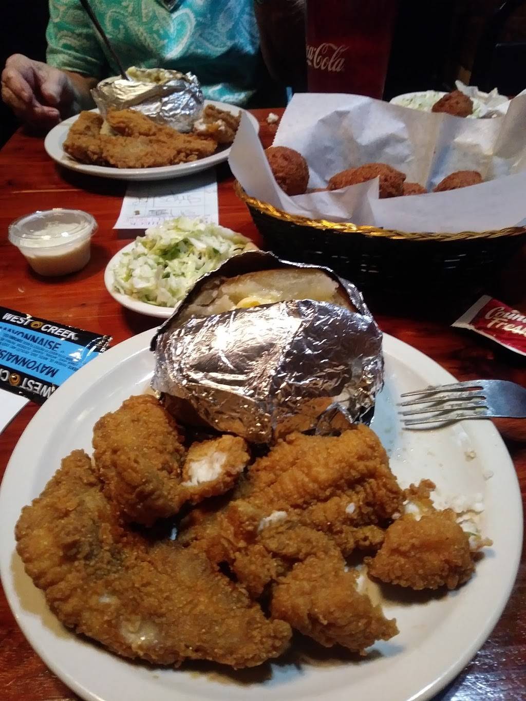 Katys Katfish | restaurant | 1382 Main St E, Rainsville, AL 35986, USA | 2566387200 OR +1 256-638-7200