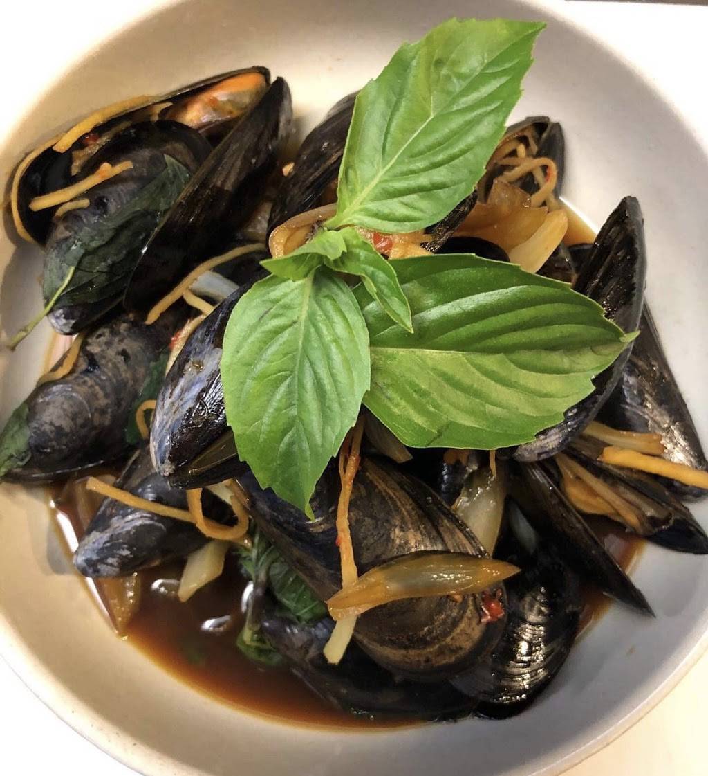 Pik Nik | restaurant | 2301 W Main St, Richmond, VA 23220, USA | 8043582514 OR +1 804-358-2514