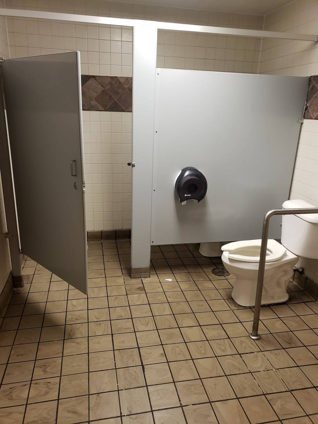 KFC | restaurant | 210 Rodi Rd, Pittsburgh, PA 15235, USA | 4122479734 OR +1 412-247-9734