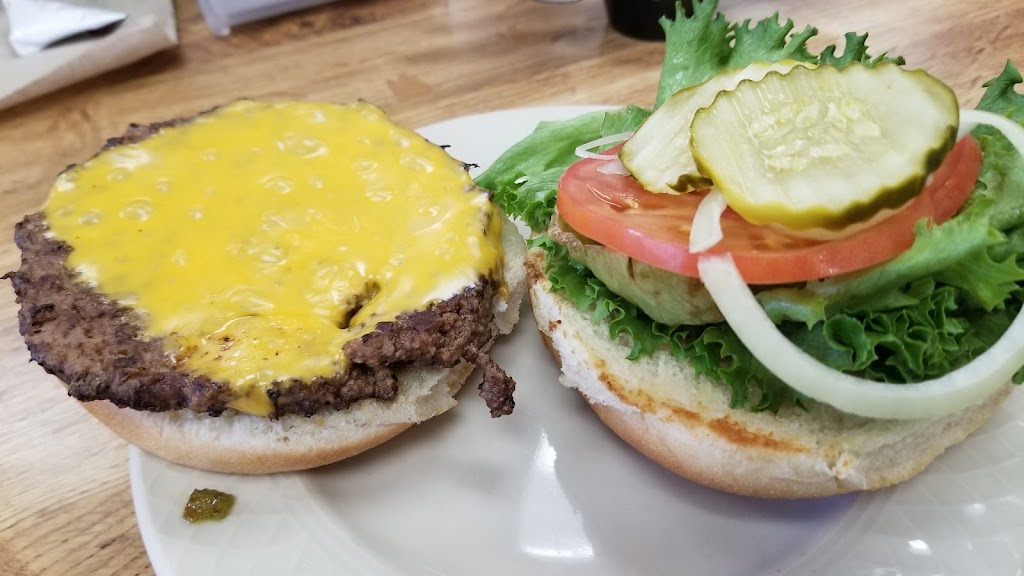 Sunset Grill | restaurant | 411 SD-73, Kadoka, SD 57543, USA | 6058372303 OR +1 605-837-2303