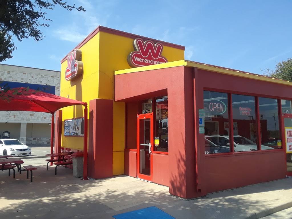 Wienerschnitzel | restaurant | 2614 West, I-20, S Great SW Pkwy, Grand Prairie, TX 75052, USA | 9726415545 OR +1 972-641-5545