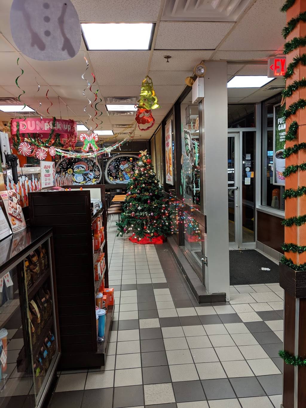 Dunkin | cafe | 100 Baltimore Pike, Springfield, PA 19064, USA | 6105441581 OR +1 610-544-1581