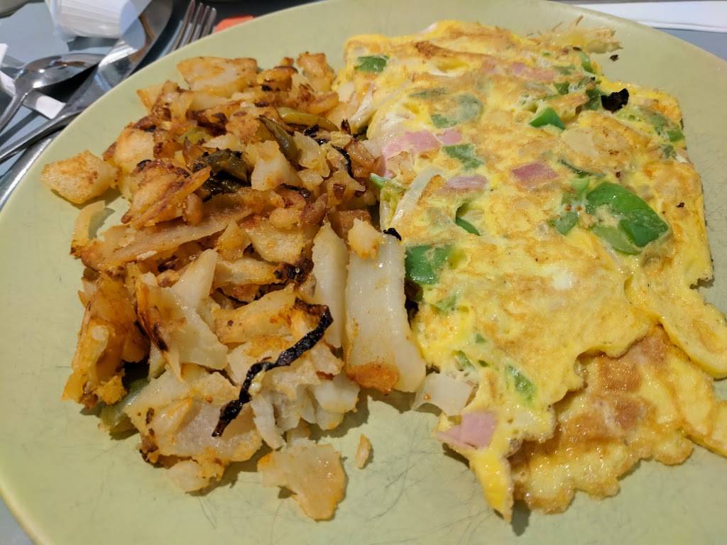 College Point Diner | restaurant | 1432 College Point Blvd, Flushing, NY 11356, USA | 7184459663 OR +1 718-445-9663