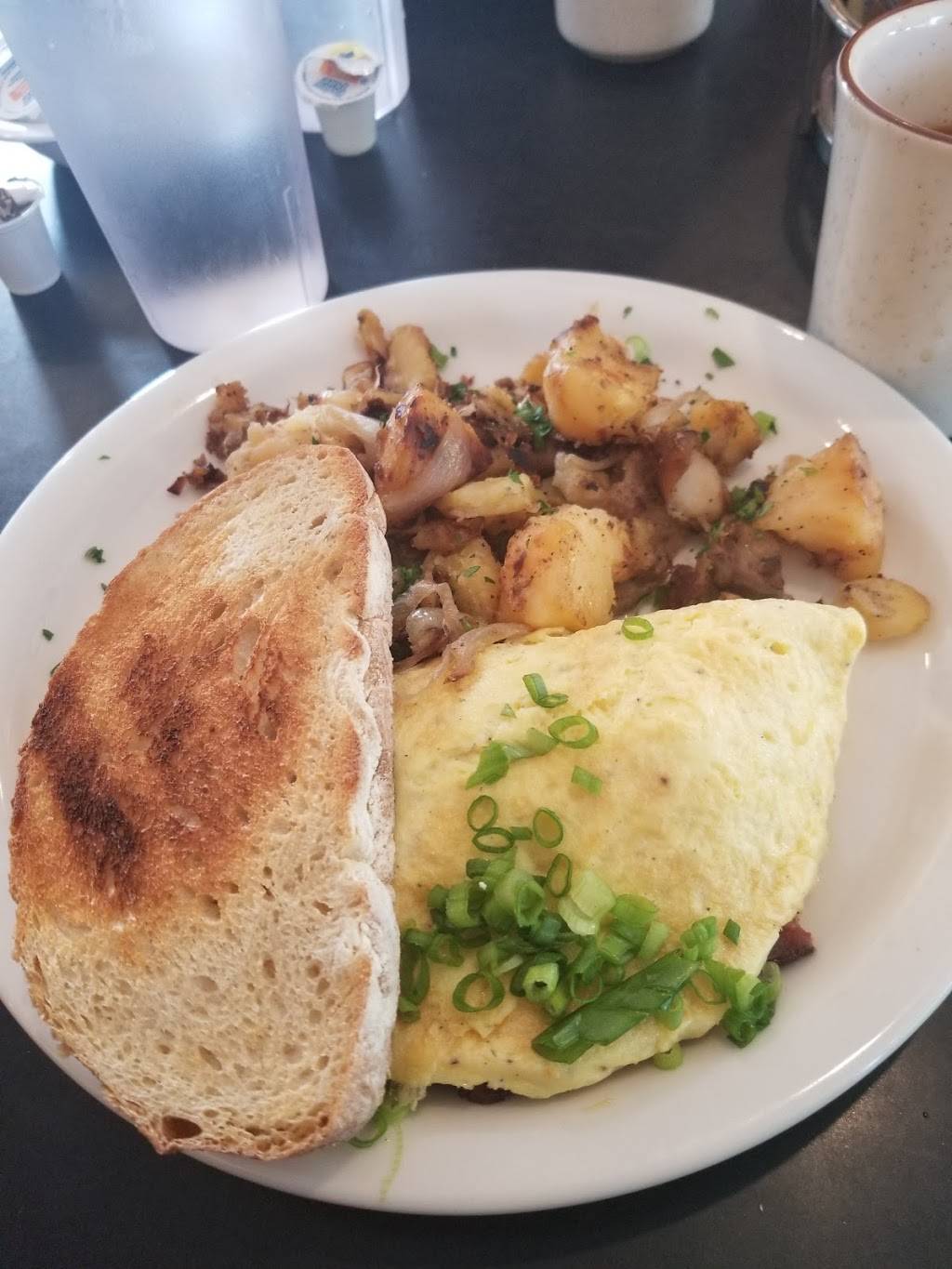 Foxs Restaurant | restaurant | 2352 Lake Ave, Altadena, CA 91001, USA | 6267979430 OR +1 626-797-9430