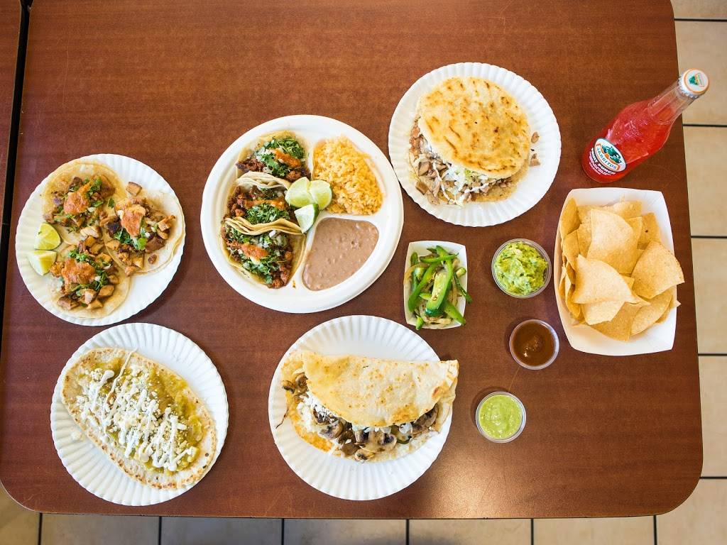 Gorditas El Gordo | restaurant | 211 E Lake St, Minneapolis, MN 55408, USA | 6128244002 OR +1 612-824-4002