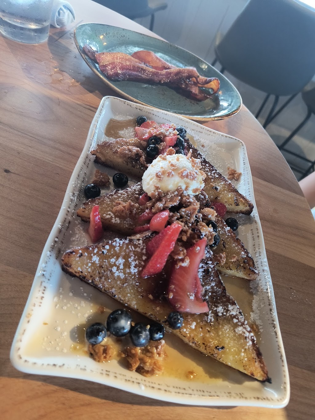 Kitchen Social | restaurant | 2207 Crocker Rd, Westlake, OH 44145, USA | 4405889005 OR +1 440-588-9005