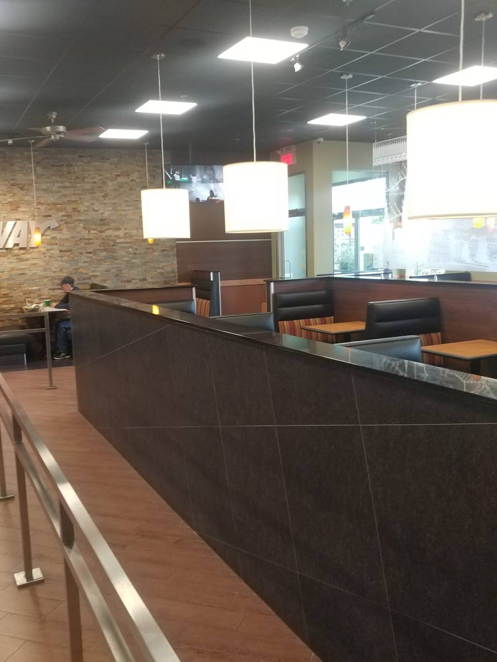 Subway | restaurant | 3930 Boulevard Wilfrid-Hamel, Québec, QC G1P 2J4, Canada | 4188775865 OR +1 418-877-5865