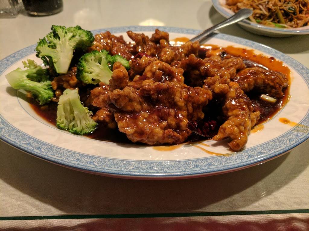 Golden Palace | restaurant | 4040 N 132nd St, Omaha, NE 68164, USA | 4024932777 OR +1 402-493-2777