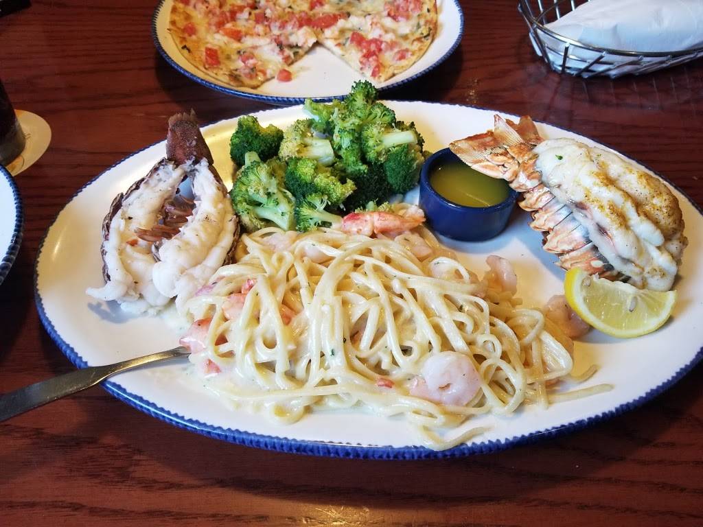 Red Lobster | restaurant | 255 Graff Rd SE, New Philadelphia, OH 44663, USA | 3303393535 OR +1 330-339-3535