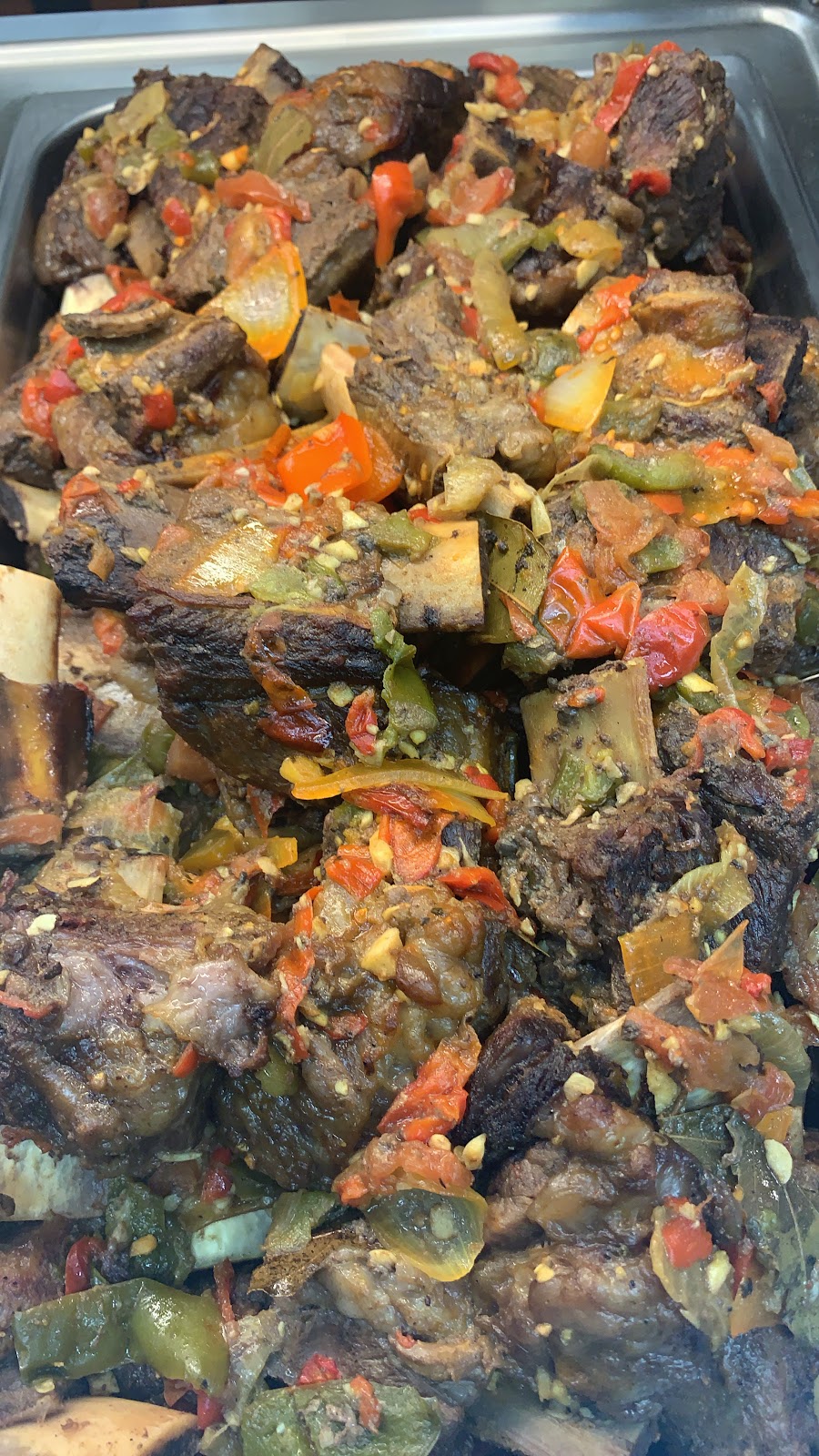 Alves Grocery | meal takeaway | 274 N Main St, Brockton, MA 02301, USA | 5085867595 OR +1 508-586-7595