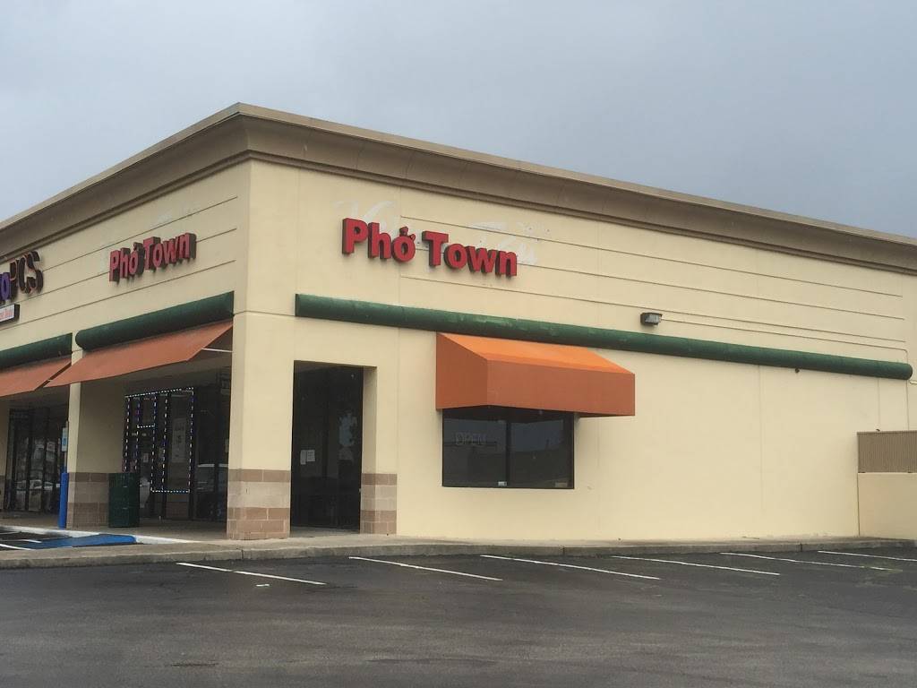 Pho Town | restaurant | 10931 Jones Rd, Houston, TX 77065, USA | 2819556700 OR +1 281-955-6700