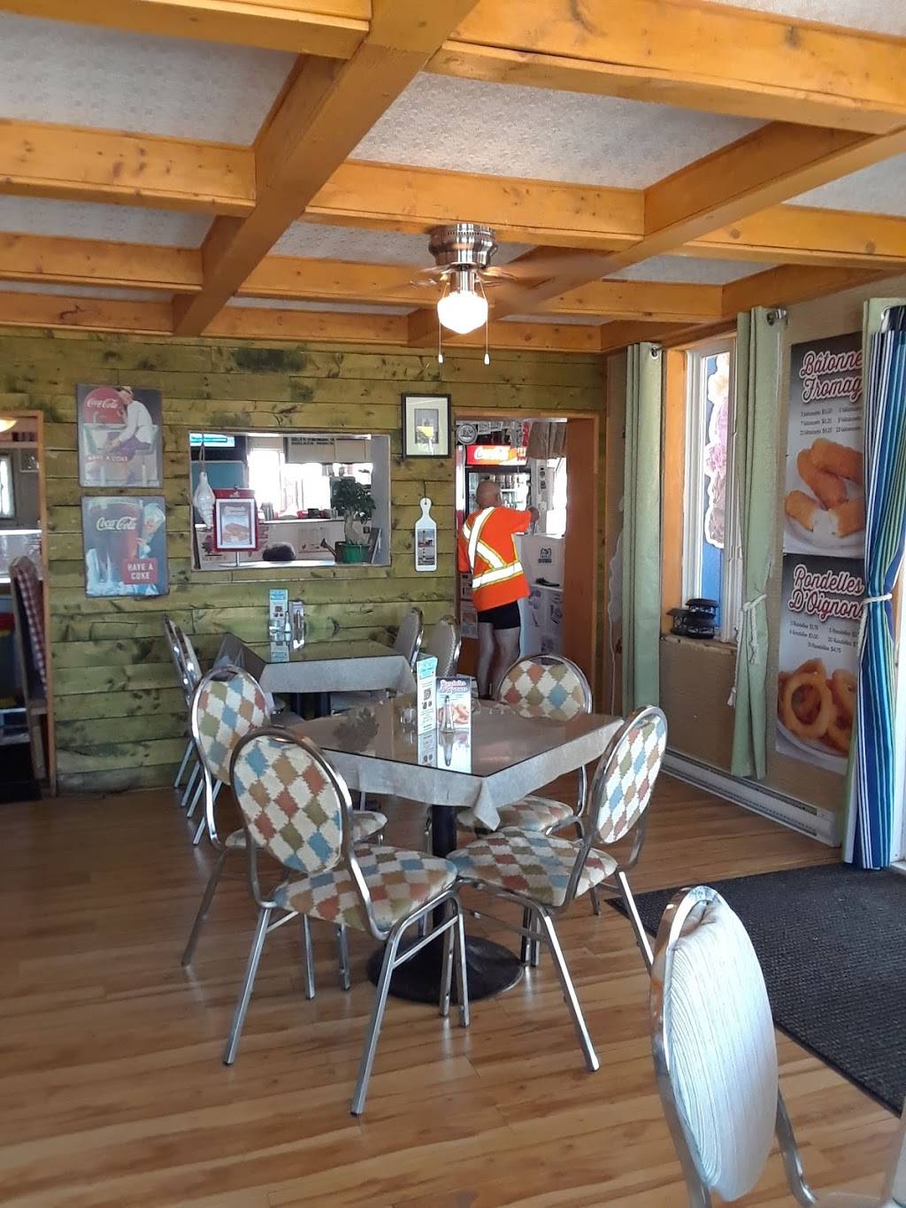 Casse Croute St-Ignace | restaurant | 134 Chemin de la Traverse, Saint-Ignace-de-Loyola, QC J0K 2P0, Canada | 4508362323 OR +1 450-836-2323