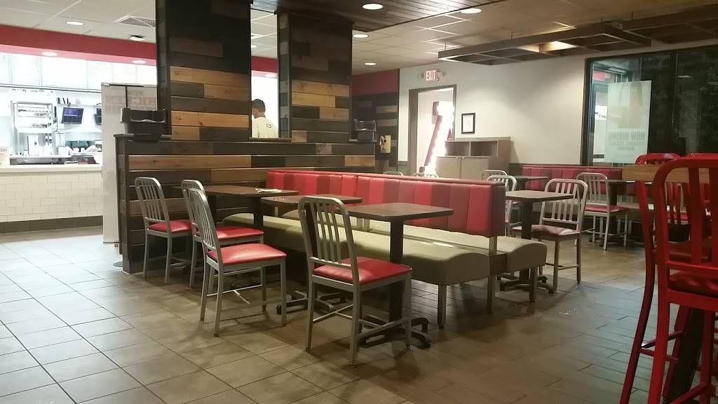 Arbys | restaurant | 103 Madison St, Shelbyville, TN 37160, USA | 9316851599 OR +1 931-685-1599