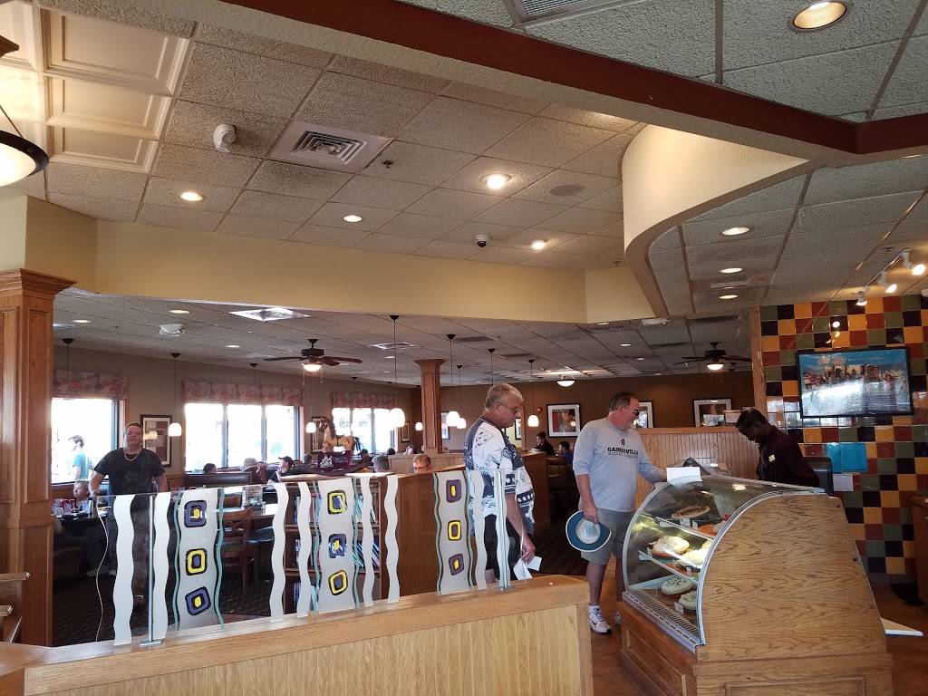 Perkins Restaurant & Bakery | restaurant | 989 W Orange Blossom Trail, Apopka, FL 32712, USA | 4074641075 OR +1 407-464-1075